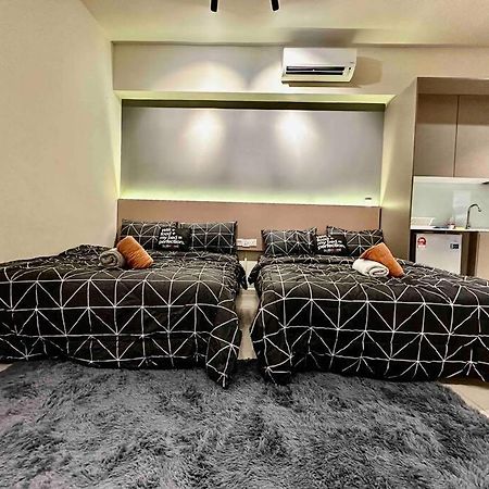 Luxury Stay-Tamarind Suite Cyber Сиберджая Екстериор снимка